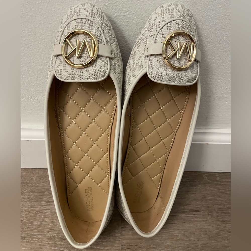 Michael Kors Lillie Moc Flats | Women’s 9.5 | Vanilla Logo | Gently Used